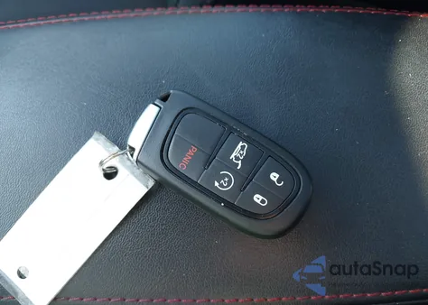 2019 Jeep Cherokee Trailhawk Elite 4X4 from USA, damaged, VIN 1C4PJMBXXKD149069